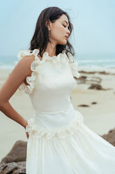 Robe longue en soie à volants, corsage ajusté et jupe fluide pour mariages et événements romantiques